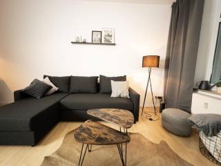 Purer Luxus mit 2 Schlafzimmern, Balkon und Privat-Parkplatz - 5