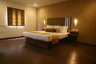 The Lotus Apartment Hotel, Venkatraman Street - Chennai - 8