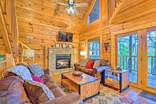 Grin N Bear It Cabin with Hot Tub and Fire Pit! - Pigeon Forge - 9