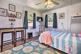 Flirty Flamingo Studio 1 Mi to Canyon Lake - 5