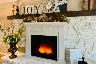 Upscale Cottage with Furnished Lake-View Deck! - 2