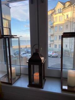 Luxury Modern 1Bed Sea View Apartment - 4