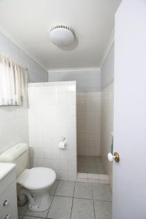 Albatross Motor Inn - 1