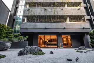 CHECK inn SELECT Chiayi RenAi - 1