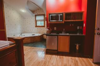 Garden Grove Inn Bed and Breakfast - Union Pier - 2
