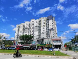Tropika Homestay Bangi with 3 Bedrooms - Kajang - 9