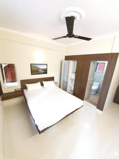 God's Gift Guest House - 4