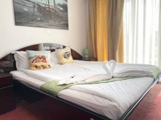 Pirates Resort - Mamaia - 6