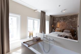 Mother Goose Hotel - 9