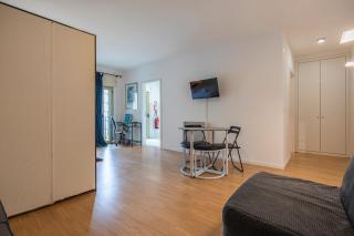 1BDR Flat with Balcony & Parking by LovelyStay - 5