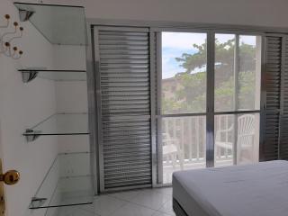 Apto 1 dorm Guarujá, Enseada, 1 quadra da praia - Guarujá - 2