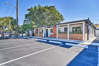 2 Conjoined Units - Steps From Madeira Beach! - 9