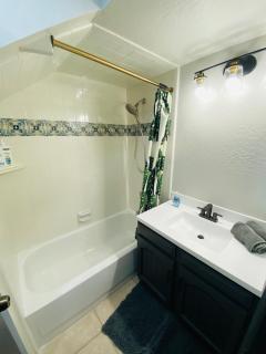 Amazing Mesa Home with Basement! Sleeps 18! - Mesa - 3