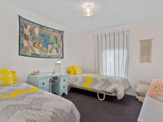 Decked Out at Dolphin 31 Dolphin Avenue - Carrickalinga - 1
