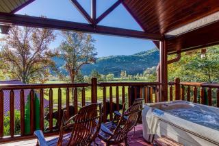 Papa Bear, Hot Tub, WIFI, 1089 FREE tickets each paid day, Dollywood and More - Sevierville - 0