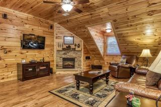 Papa Bear, Hot Tub, WIFI, 1089 FREE tickets each paid day, Dollywood and More - Sevierville - 3