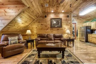 Papa Bear, Hot Tub, WIFI, 1089 FREE tickets each paid day, Dollywood and More - Sevierville - 2
