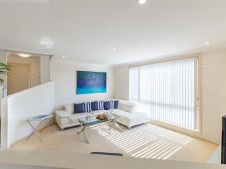 Sea Breeze, 1,23 Stubby St Nelson Bay - Pet Friendly duplex with boat parking, air con and wi-fi - Nelson Bay - 0
