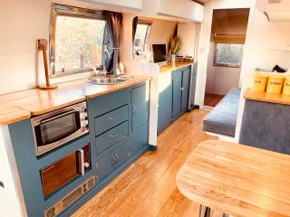 Vintage 1962 airstream - 3