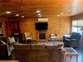 Blue Lagoon Resort - Lake George - 3