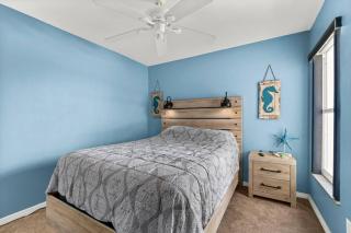 Banana Cabana Two Unit Duplex Walk To The Beach - 9