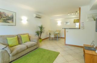 Casa Monte Cristo Apartments - Lime - 6