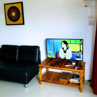 Daisy's 2 bedroom family home for up to 5 guests with garden & BBQ - 5