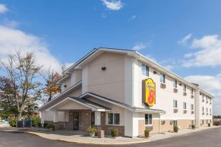Super 8 by Wyndham Latham - Albany Airport - Latham - 0