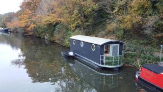 Lady Florence, Maidstone a Unique River Boat with Castle Views - 1