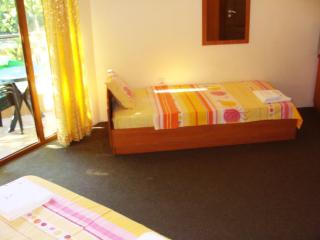 Sunny Paradise Family Hotel - 1