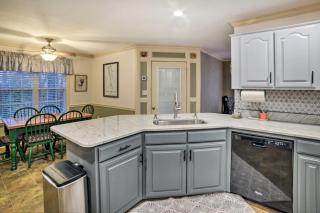 Lake Barkley Home with Fire Pit and Private Dock! - Cadiz - 2