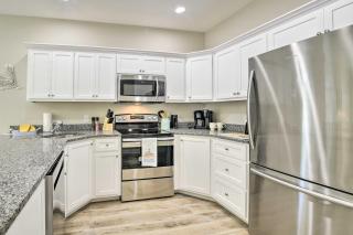 Modern Escape in the Heart of Murrells Inlet - Myrtle Beach - 2