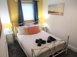 Modern comfy 2-Bedroom flat in St Helens - Saint Helens - 2