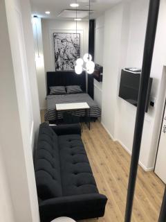 Main Square Luxury Apartment - 3