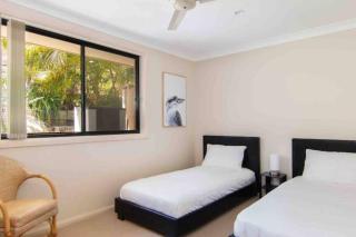 4 Bedroom modern house opposite Wallis Lake - Forster - 8
