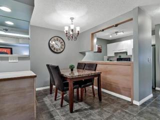 NEW! Cozy Rocky Mountain Chalet managed by Little Sister Getaways - 8