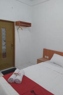 RedDoorz near GOR UNY - Demangan - 5