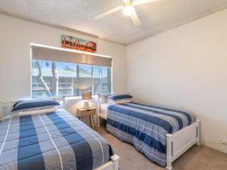 Veronica Court 1, 4 Weatherly Cl - Aircon - 1