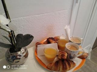 CHAMBRES tout Confort,GARE TGV ,WIFI,Clim, parking,pt dejeuner - Perpignano - 3