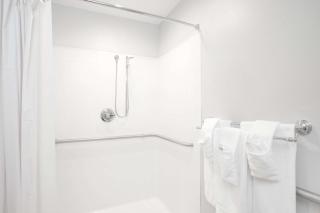 Microtel Inn & Suites by Wyndham Gardendale - Gardendale - 2