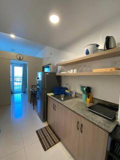 Cozy 1 BR Apartment At South Residences Tower 2 - Manilla - 4