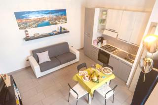 Charming Apartment in Trani with City View and Parking. - Trani - 9