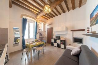 Charming Apartment in Trani with City View and Parking. - 0