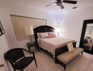Royal Poinciana Stay - 8