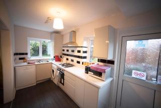 A beautiful 3-bed Family House in Ormskirk, sleeps 5 - 2