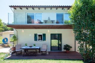 Spitaki Pool House - 4