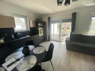 Bala-Home Apartments & Pool - 9