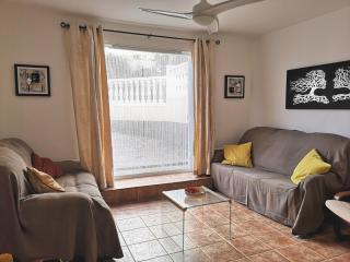 Serene mountain views Spacious garden and sole use of the 10x5m pool - Fortuna - 2