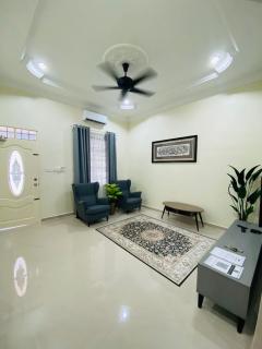 AYAHLONG BEACH GUESTHOUSE - 8