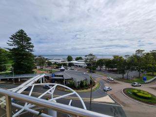 Nelson Towers Motel & Apartments - Nelson Bay - 4